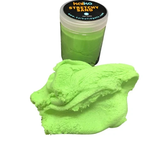 Green kinetic stretchy sand